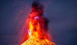 火山爆发视频,壮丽景象与自然力量